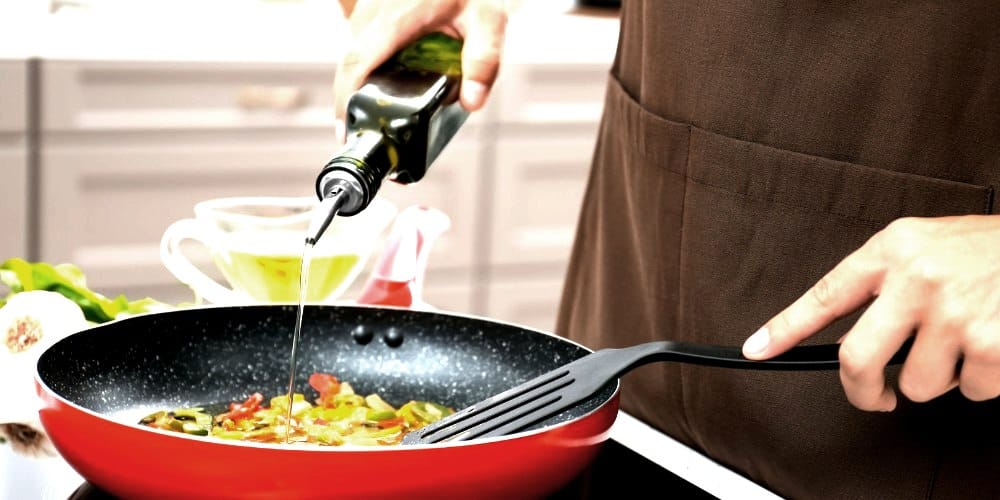 Nutritionists Weigh In on Seed Oils: What You Need to Know About Cooking and Consumption Habits