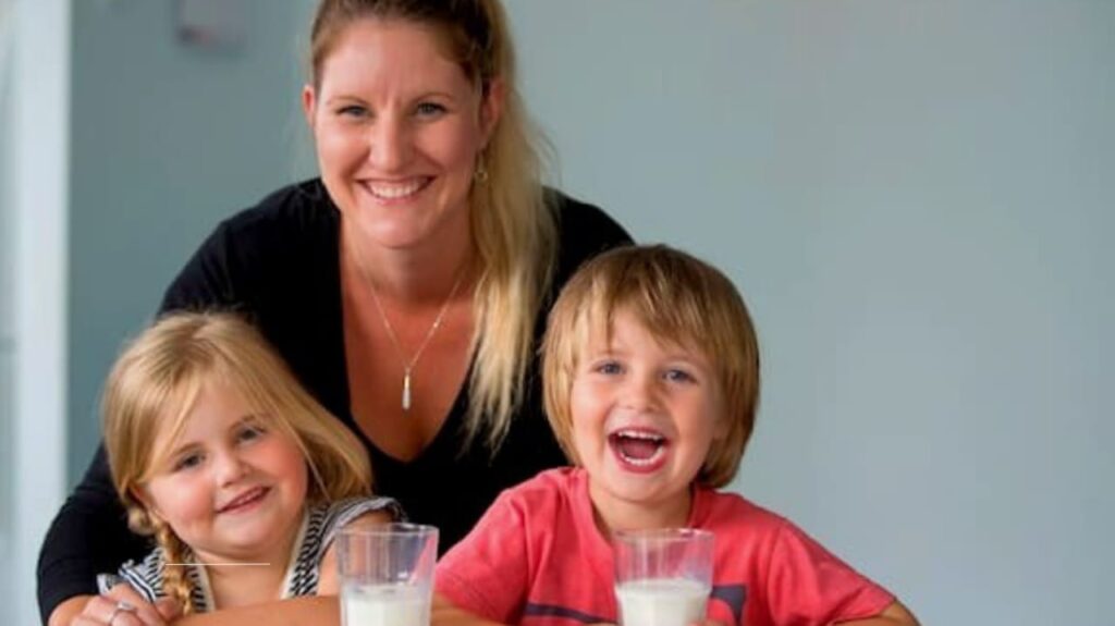 Why Water and Plain Milk Are the Best Beverages for Children