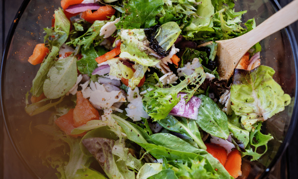 What Happens to Your Body When You Eat Salad Every Day: A Science-Backed Guide