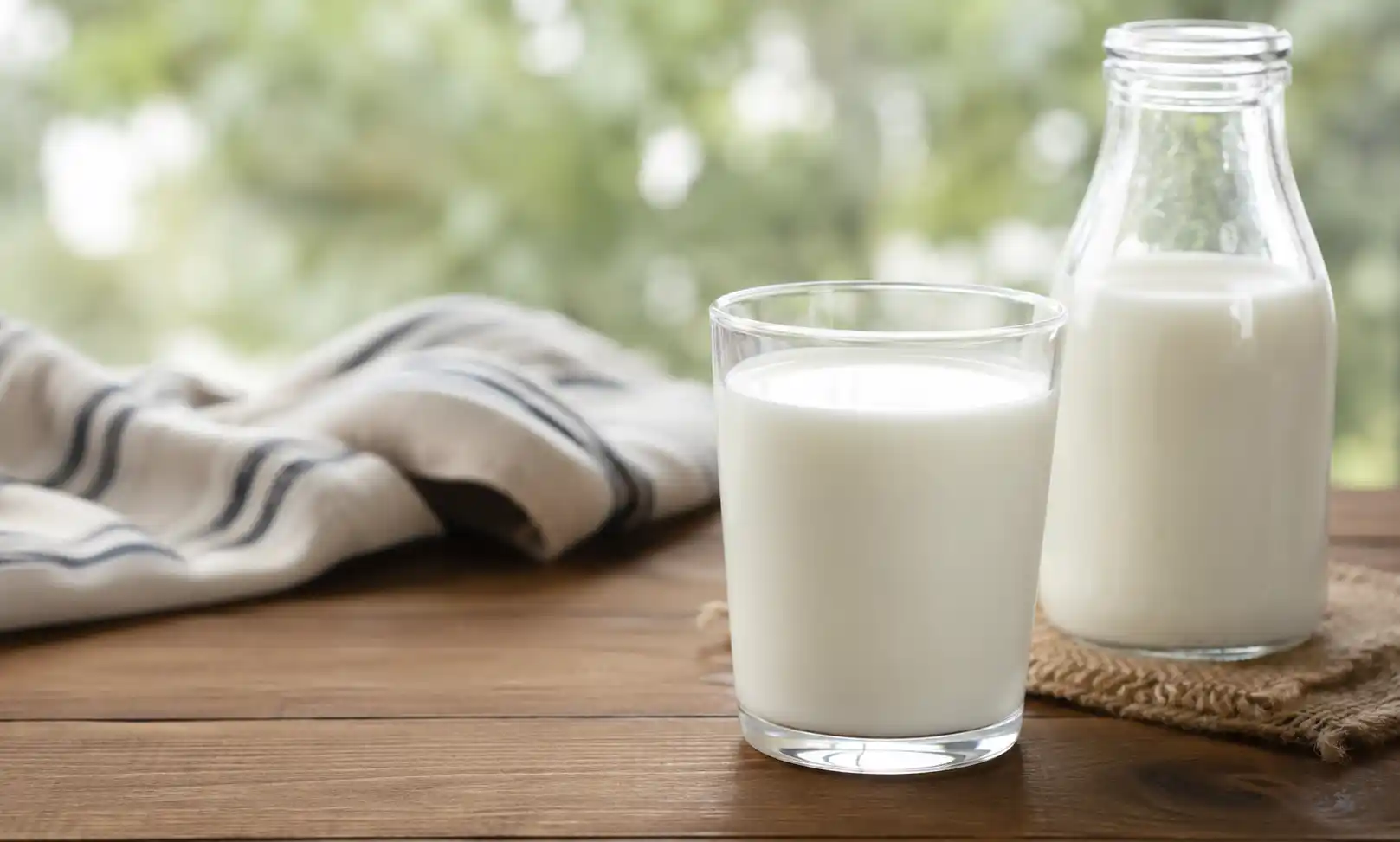 What Nutrition Is in Milk? Benefits, Nutrients &amp; Facts