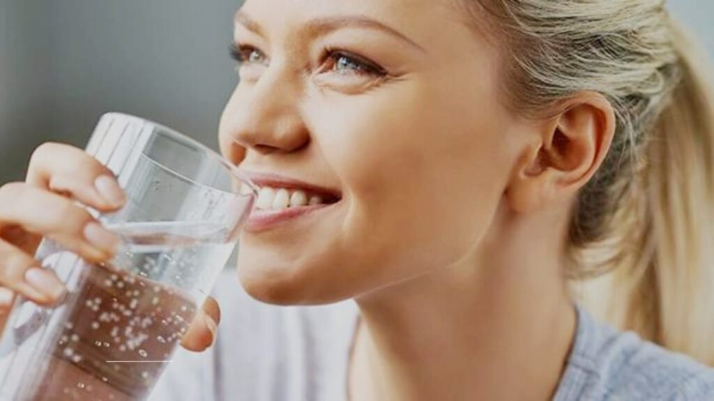 carbonated water 
weight loss
sparkling water
appetite control