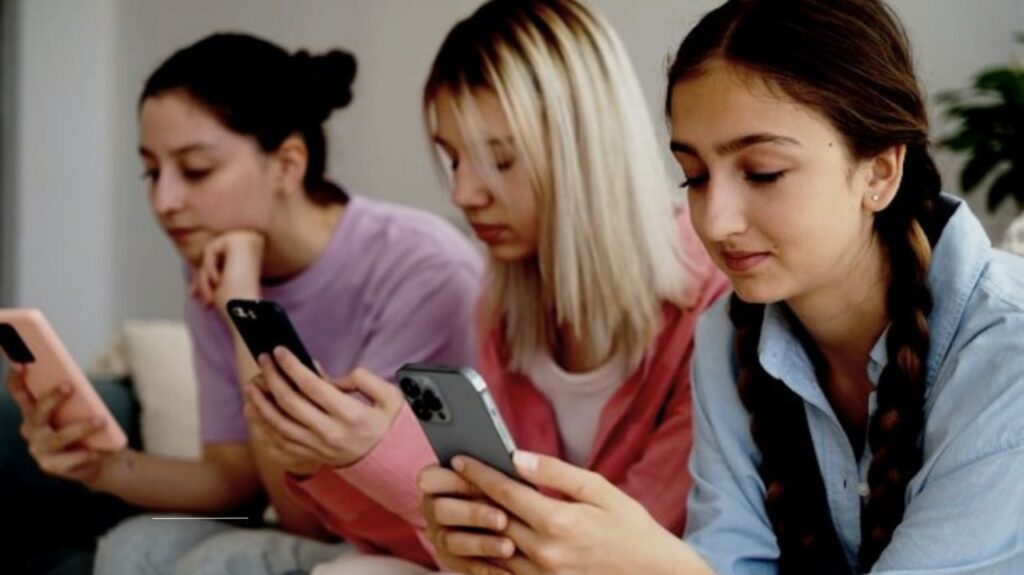 smartphone addiction
teen mental health
impact of smartphones
technology and youth